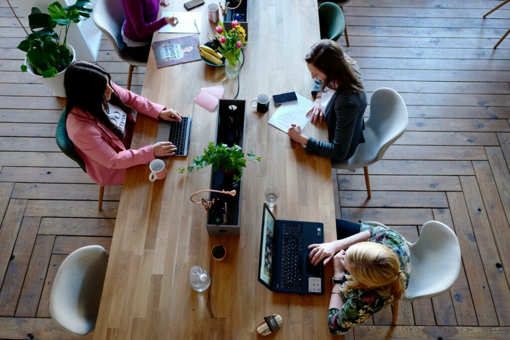 Télétravail et flexibilité dans le métier d’assistant virtuel